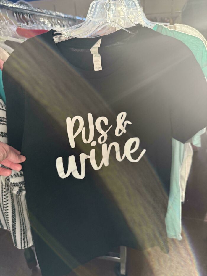Let's Giggle at 63 Of The Most Facepalm-Worthy Clothing Fails Ever!