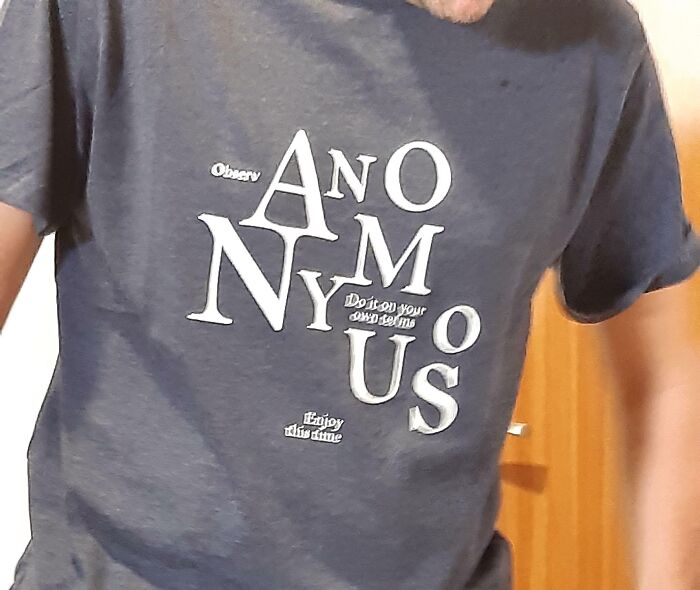 Let's Giggle at 63 Of The Most Facepalm-Worthy Clothing Fails Ever!