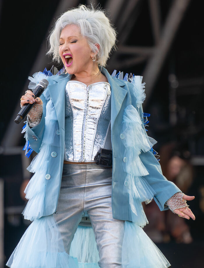 Cyndi Lauper: The Voice of Party Anthems, 73