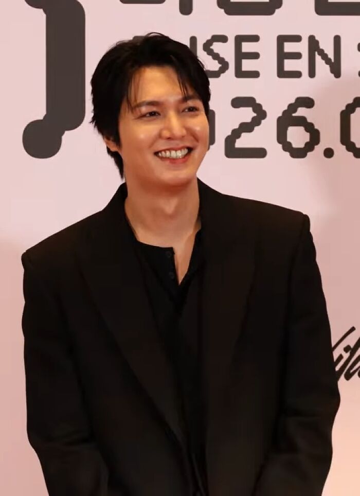 Lee Min-Ho: Korean Drama Heartthrob, 39