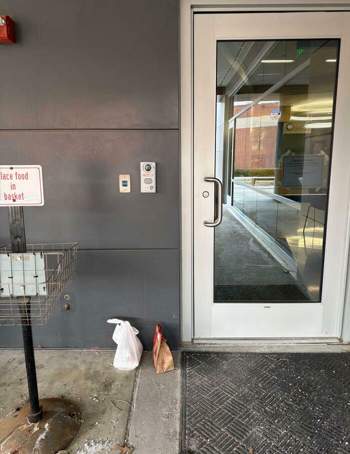 DoorDash Forgot the Basket and Chose the Floor Instead