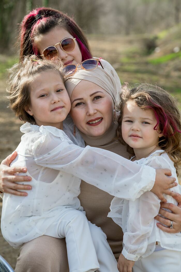 Let's Peek Inside: 43 Wild Tales From Polygamist Households