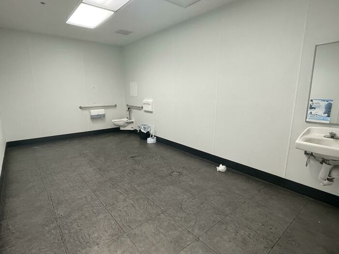 Wait, These Empty Spaces Actually Freak People Out?