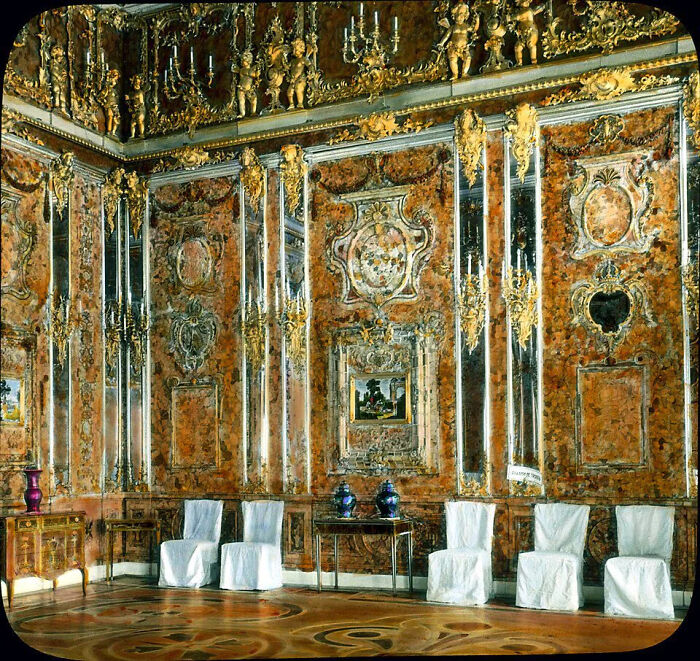 The Amber Room: The Room Yeh Missing a Whole Room of Amber