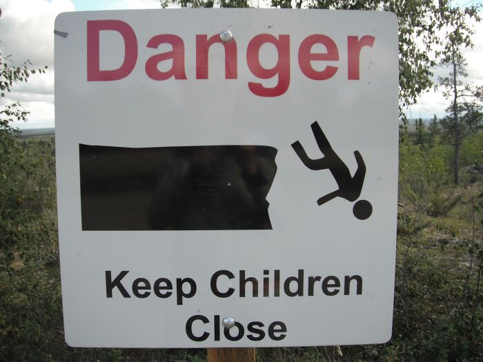 Signs On Trails That Are Way Too Honest (And Hilarious)