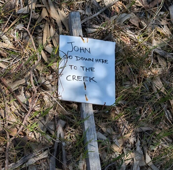 Signs On Trails That Are Way Too Honest (And Hilarious)