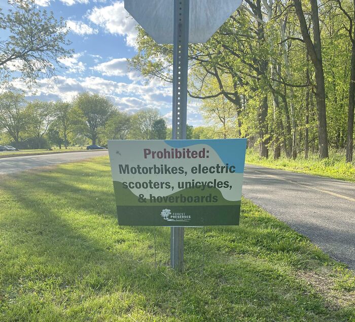 Signs On Trails That Are Way Too Honest (And Hilarious)