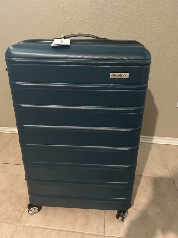 Upgrade Your Airport Vibes with Samsonite’s Huge 28-Inch Hardside Luggage