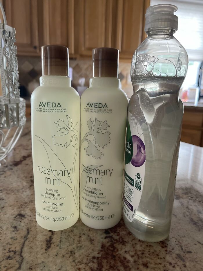Smell Like a Spa and Feel Clean From Root to Tip with Aveda Rosemary Mint Purifying Shampoo