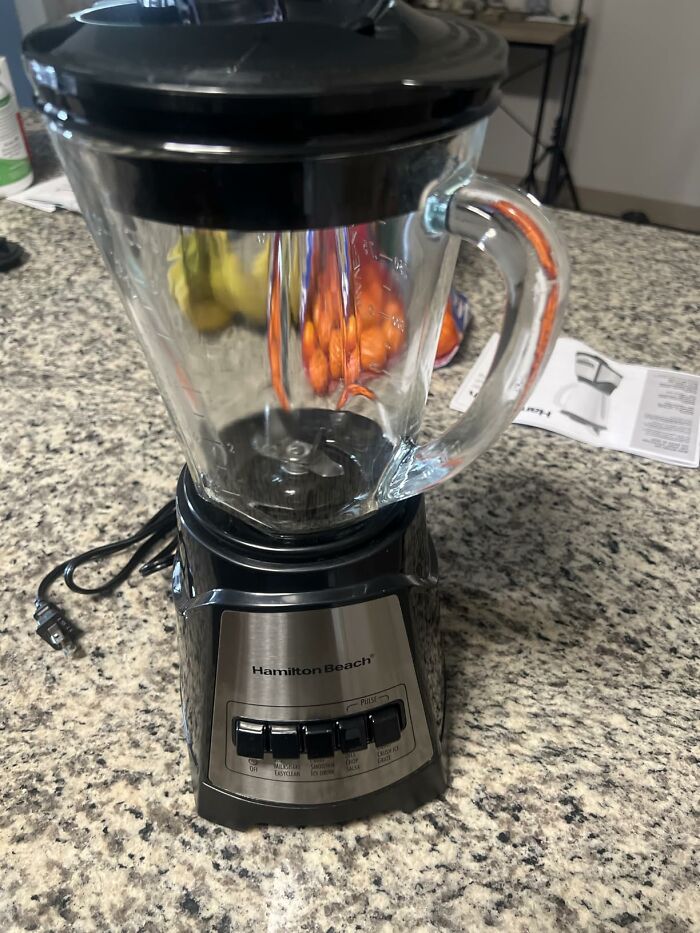 Hamilton Beach Blender: Smoothies and Soups That Actually Blend, No Mortgage Needed