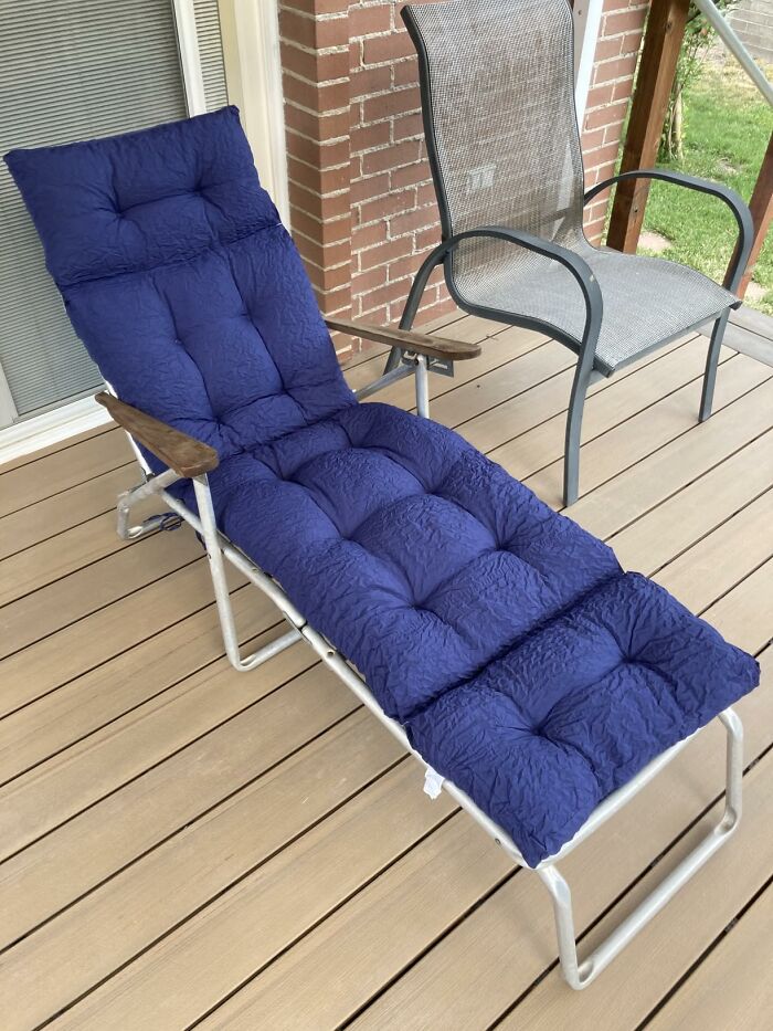 Make Your Patio Lounger Fancy Fast With This Outdoor Chaise Lounge Cushion