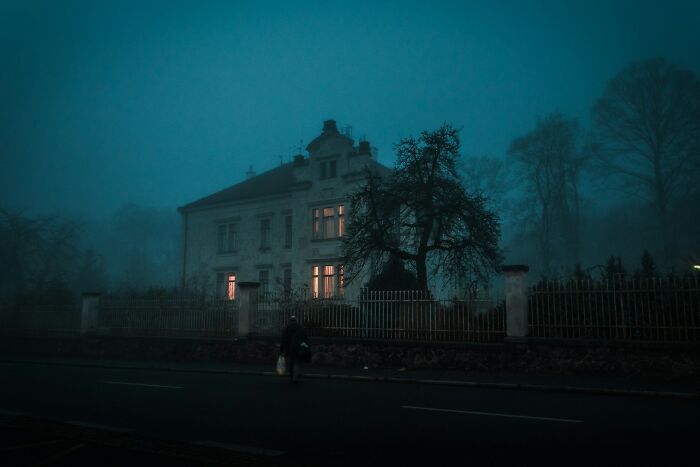 33 Creepy Stories That’ll Make You Say, ‘Wait, What?!’