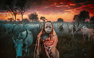 People Pics That Show Life In Full Color At The 2025 Chromatic Awards (35 Shots)