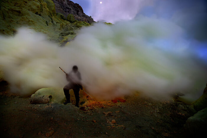 Sulfur Miners: The Toughest Gig By Athanasios Maloukos