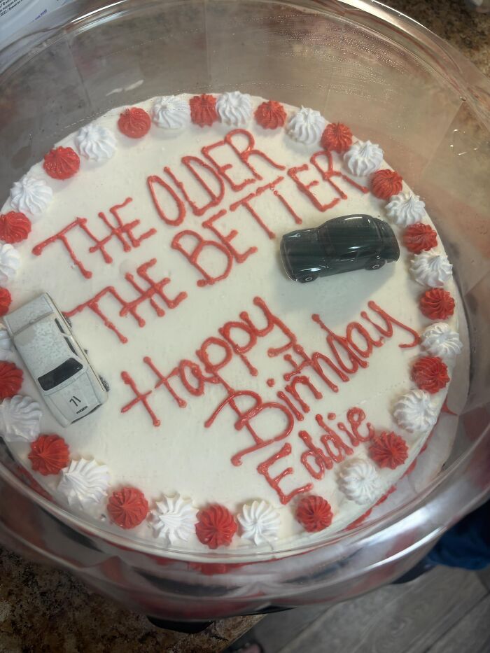27 Cake Fails That Went From 'Yum!' to 'Uh, What Is That?!'