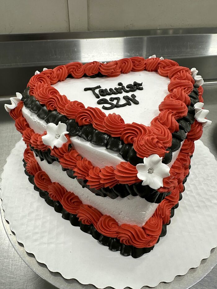 27 Cake Fails That Went From 'Yum!' to 'Uh, What Is That?!'