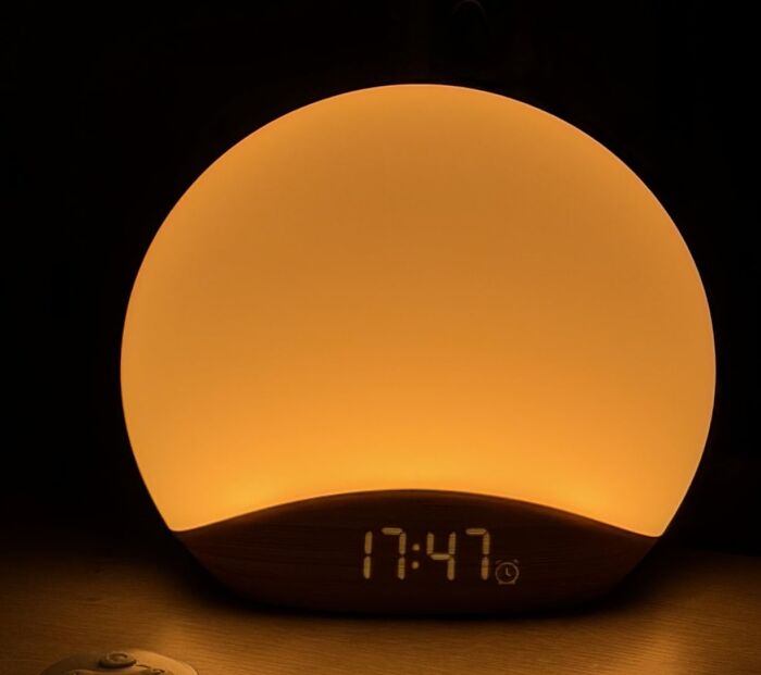 Wake Up Like a Human, Not a Jump-Scare: Sunrise Alarm Clock That’s Basically Your New Best Morning Buddy