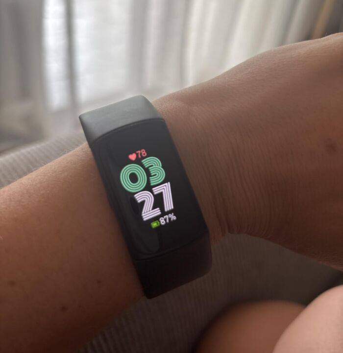 Fitbit Charge 6: The Gadget That Knows If You’re Sneaking Late Night Snacks (and Judges You a Little)