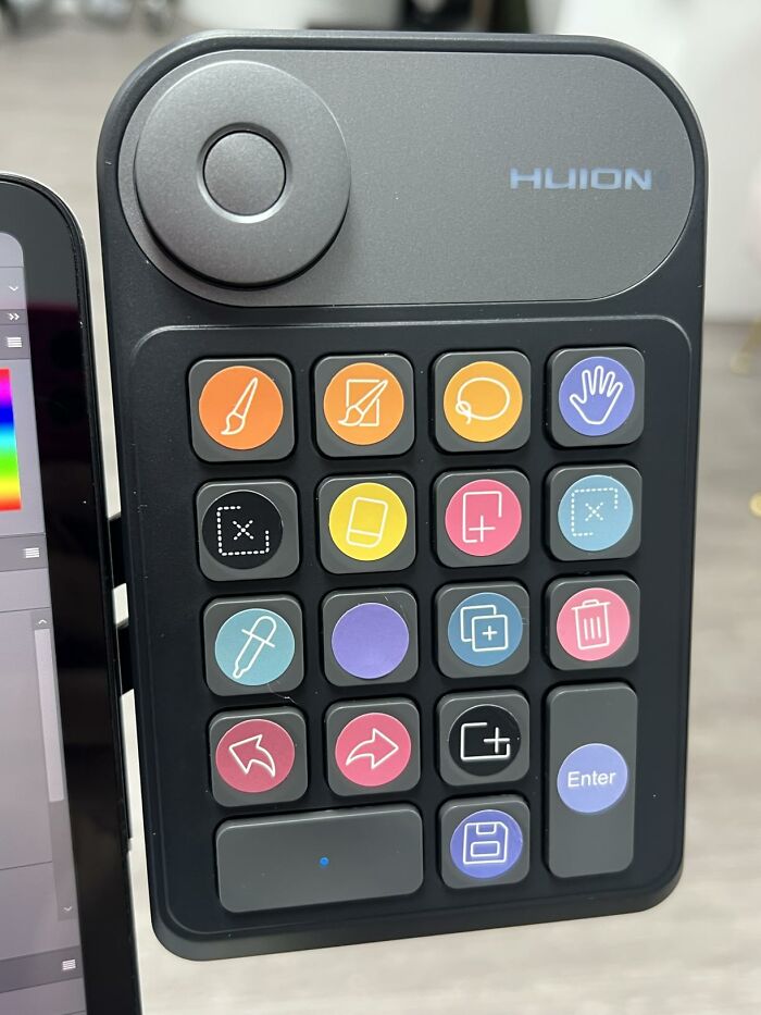 Mini Bluetooth Programmable Keypad With 18 Buttons? Desk Game = Instantly Leveled Up