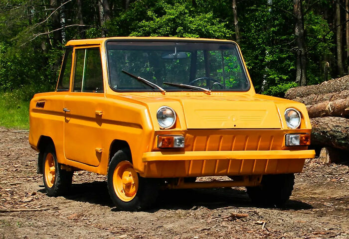 Soviet 'Motocarriage' for Disabled People With Motorbike Engine
