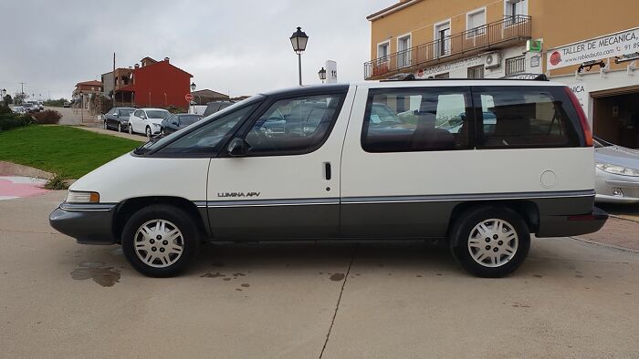 I Have A Deep Hatred For The Chevy Lumina Van