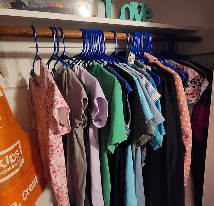 Messy Closet No More: 50 Plastic Hangers Give Your Clothes Their Much-Deserved Home