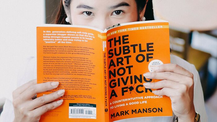 Third date vibes: they interrupt you with tons of advice and want to lend you their self-help books.