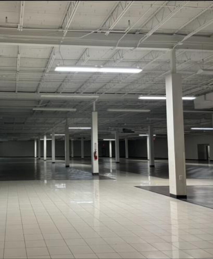 The Wild World of Liminal Spaces: 91 Photos That Totally Mess With Your Head