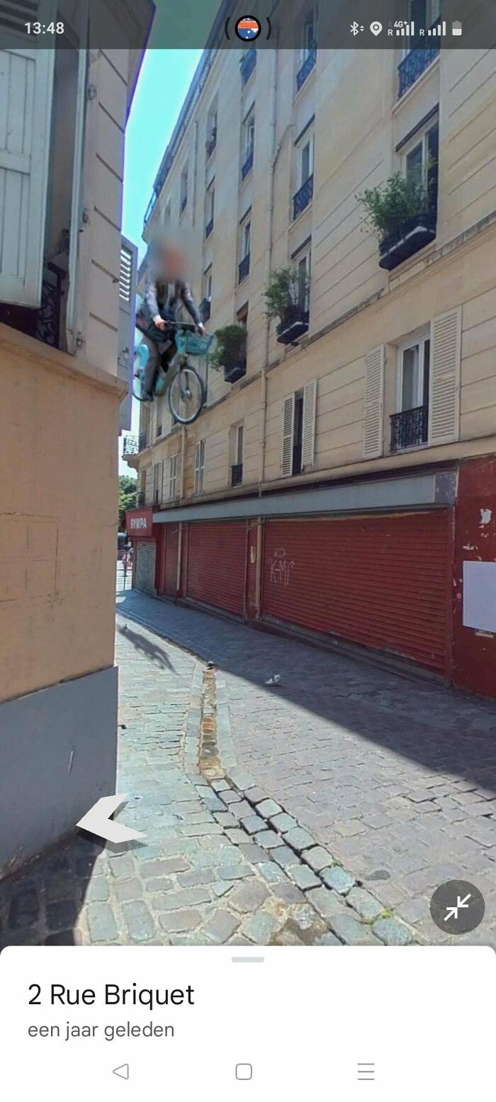 Pedestrian vs. Cyclist: Paris Edition