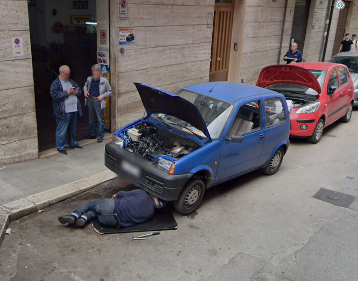Fixing Fiat Cinquecento In Italy, 2024