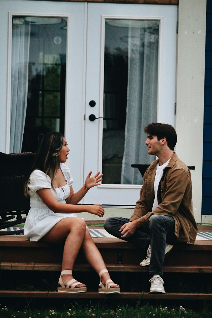 34 Sneaky Signs Someone’s Actually Super Smart (No, It’s Not Just About Degrees)