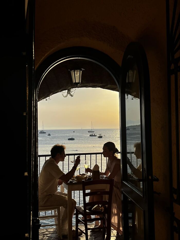 Strangers Snapped These Pictures And They’re Basically Mini Masterpieces