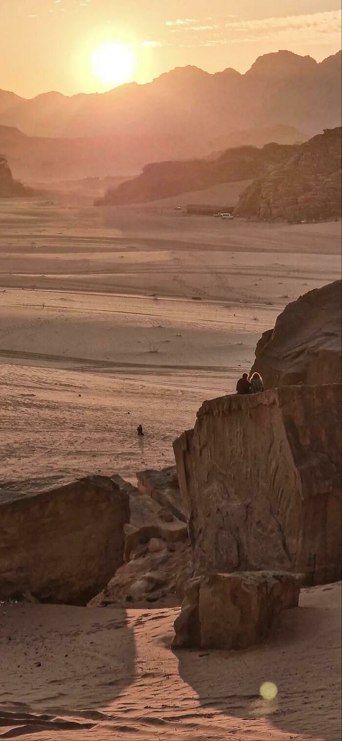 Strangers Snapped These Pictures And They’re Basically Mini Masterpieces