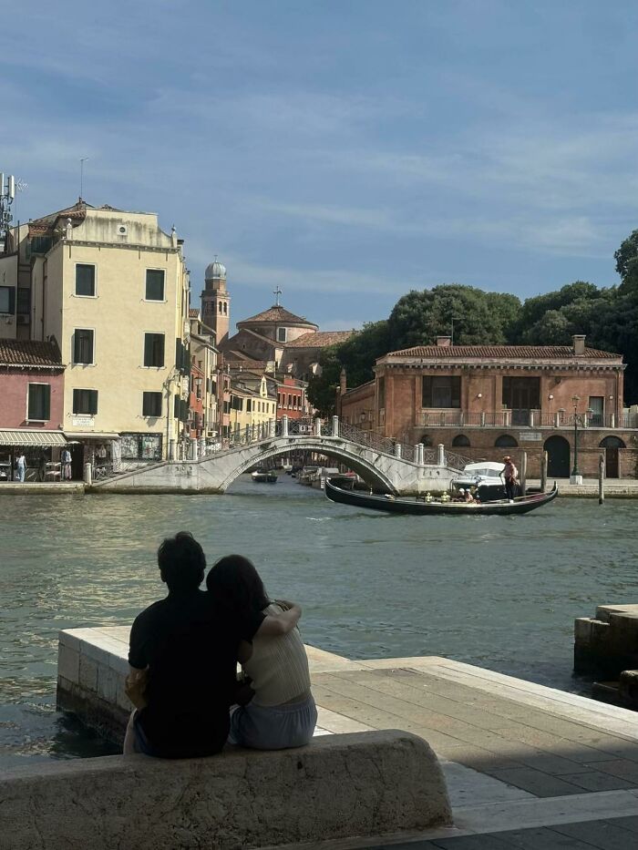 Strangers Snapped These Pictures And They’re Basically Mini Masterpieces
