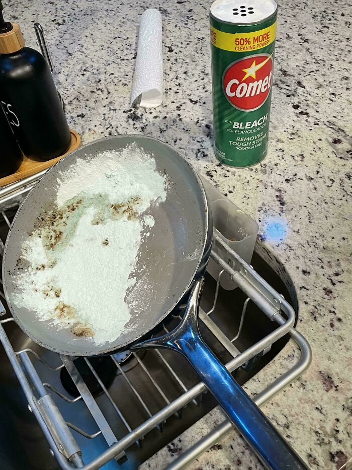 Roommate’s ‘Greasy Pan’ Cleaning Technique is... Unique
