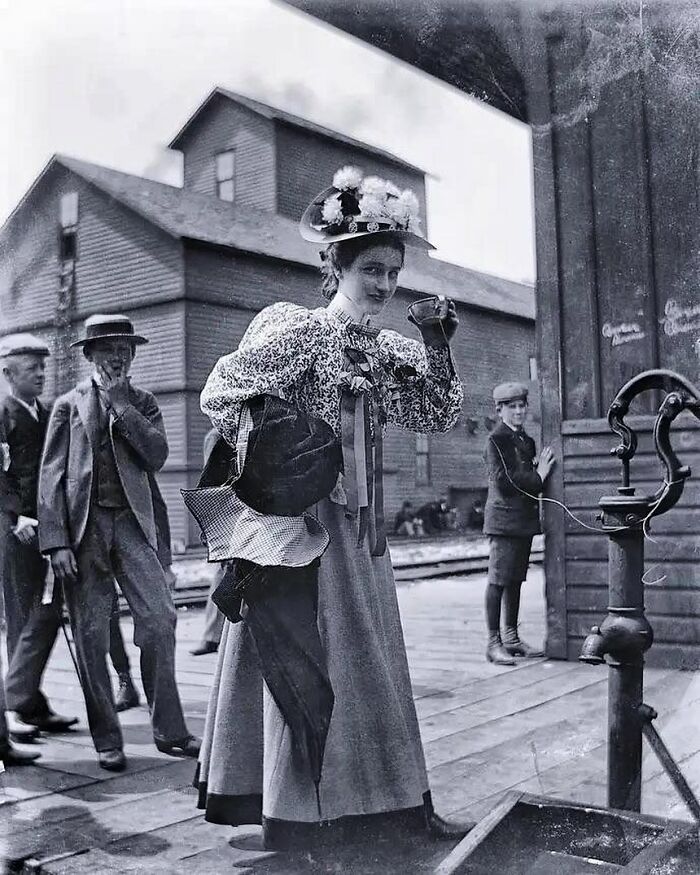 Wait, They Actually Took Photos Like This Back Then? 89 Totally Wild History Pics