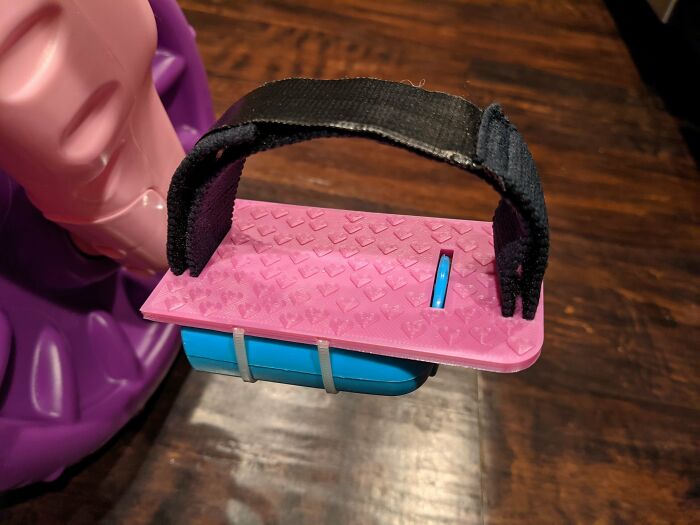 Helped Modify a Trike So My Niece’s Prosthetic Foot Stays Put – Aww!
