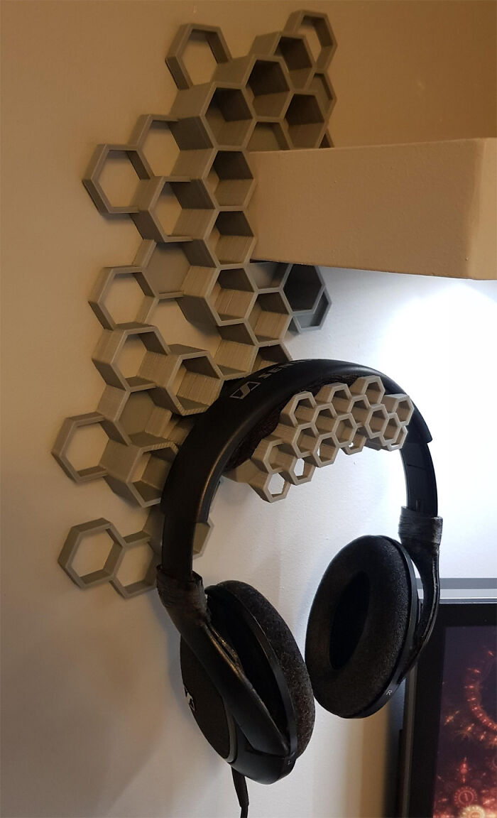 Stylish Headphone Holder That Holds Tight