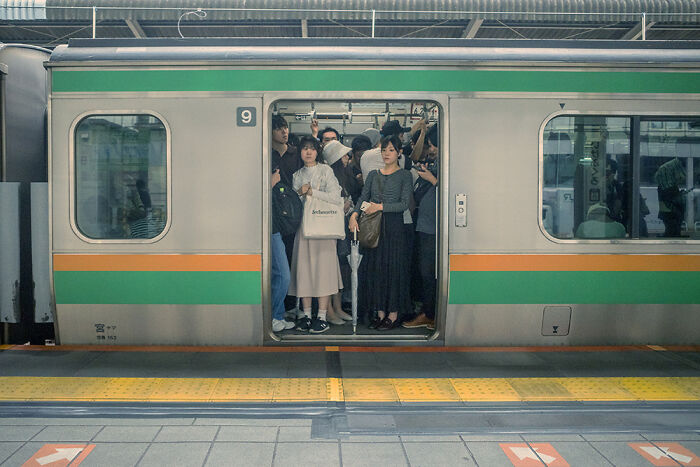 30 Wildly Cool Photos That Prove Japan Is A Street Photographer’s Playground