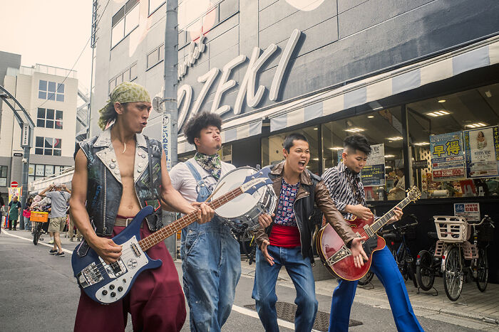 30 Wildly Cool Photos That Prove Japan Is A Street Photographer’s Playground