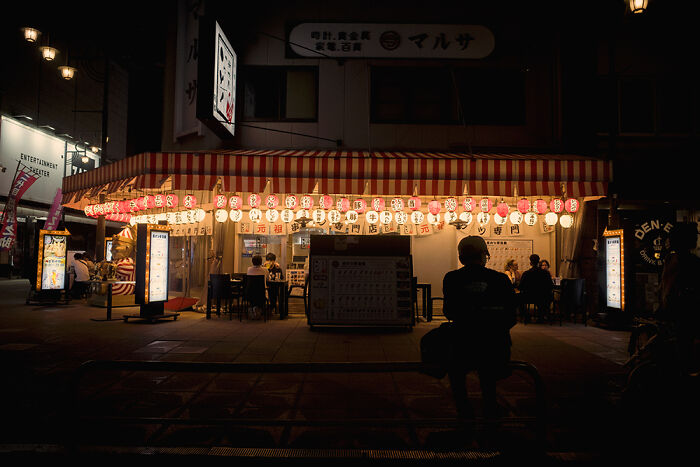 30 Wildly Cool Photos That Prove Japan Is A Street Photographer’s Playground