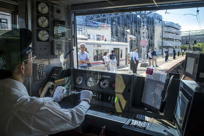 30 Wildly Cool Photos That Prove Japan Is A Street Photographer’s Playground