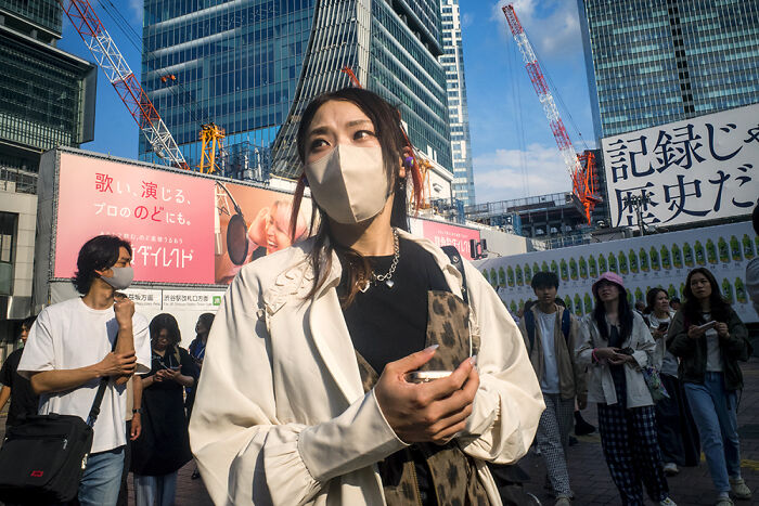 30 Wildly Cool Photos That Prove Japan Is A Street Photographer’s Playground