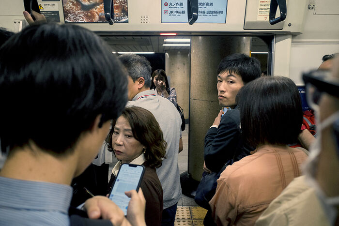 30 Wildly Cool Photos That Prove Japan Is A Street Photographer’s Playground