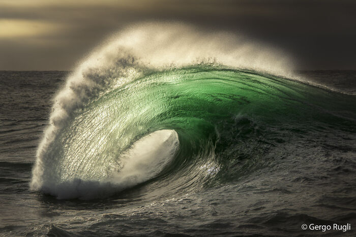 Wave Magic: Sunrise Surf Stunner