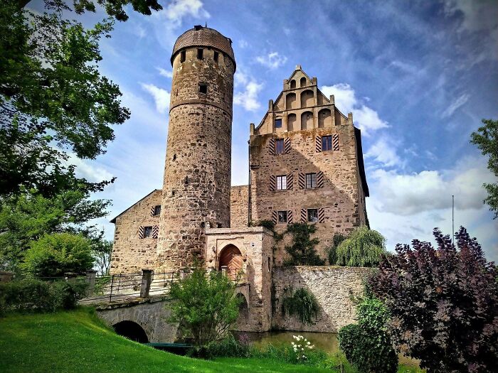 Sommersdorf, Germany: The Hidden Castle You Didn’t Know You Needed
