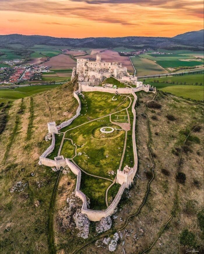 Spiš Castle, Slovakia: Huge and Proud