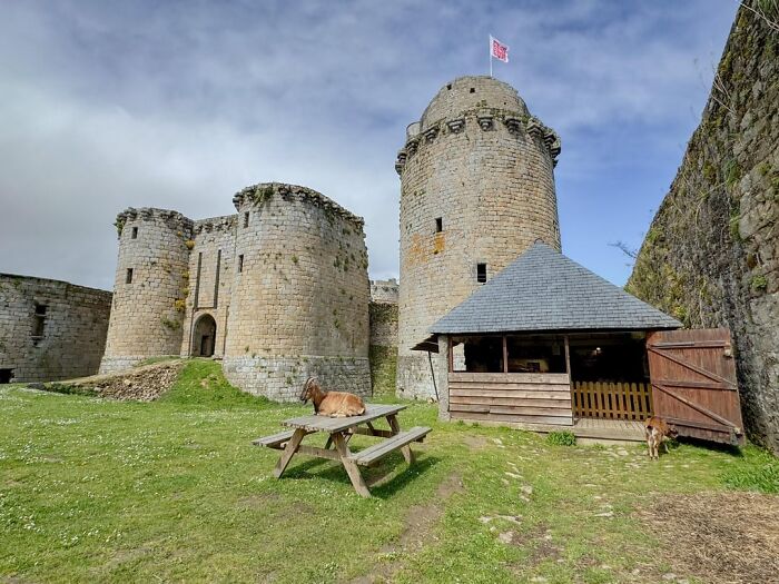 Le Château De Tonquédec, France: Medieval Charm Overload