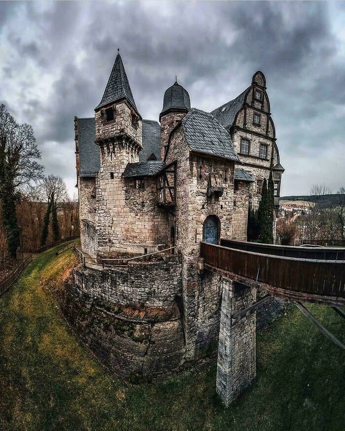 Kranichfeld Castle, Germany: Renaissance Royalty Look