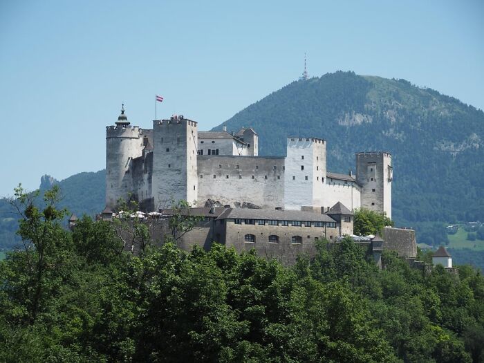 Festung Hohensalzburg: Massive Fortress in Austria